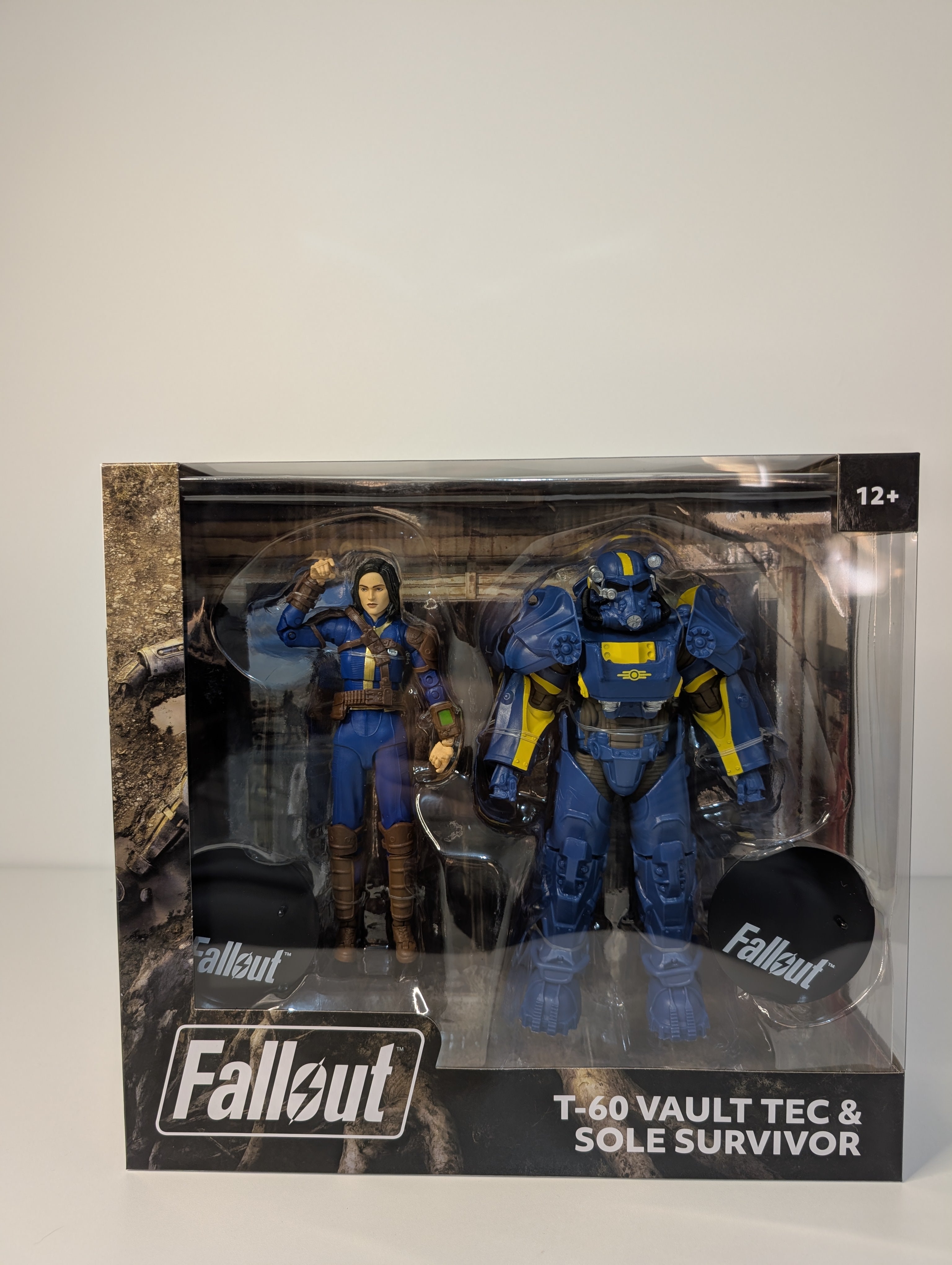 McFarlane Toys - fallout -  vault-tec T-60 and sole survivor